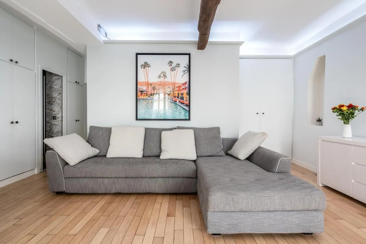 Apartment Stay In The Heart Of Paris