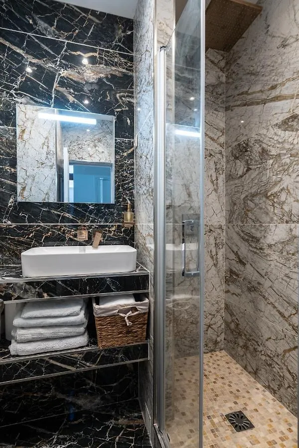 Apartment Stay In The Heart Of Paris